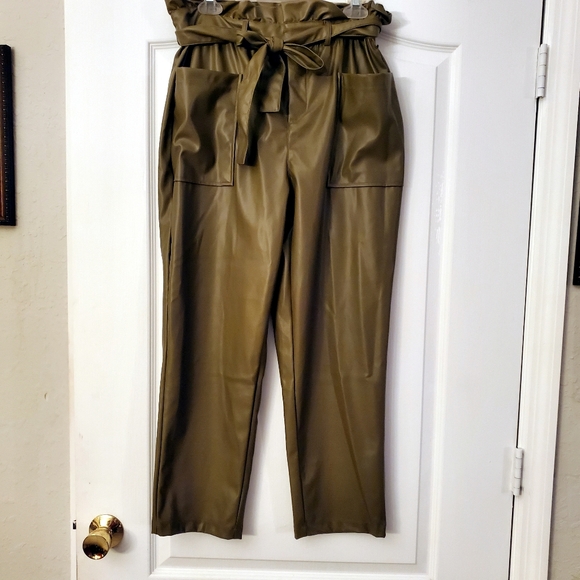 Who what wear army green faux leather pants 12 NWOT - Picture 2 of 6